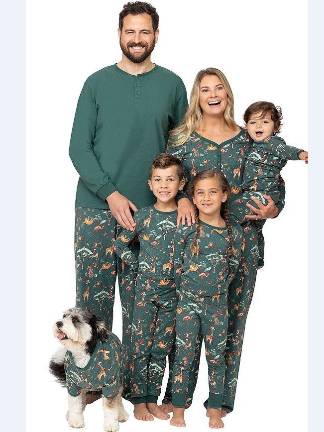 Pack Famille Femme Homme Enfant Vert Sapin – Motifs Hivernaux